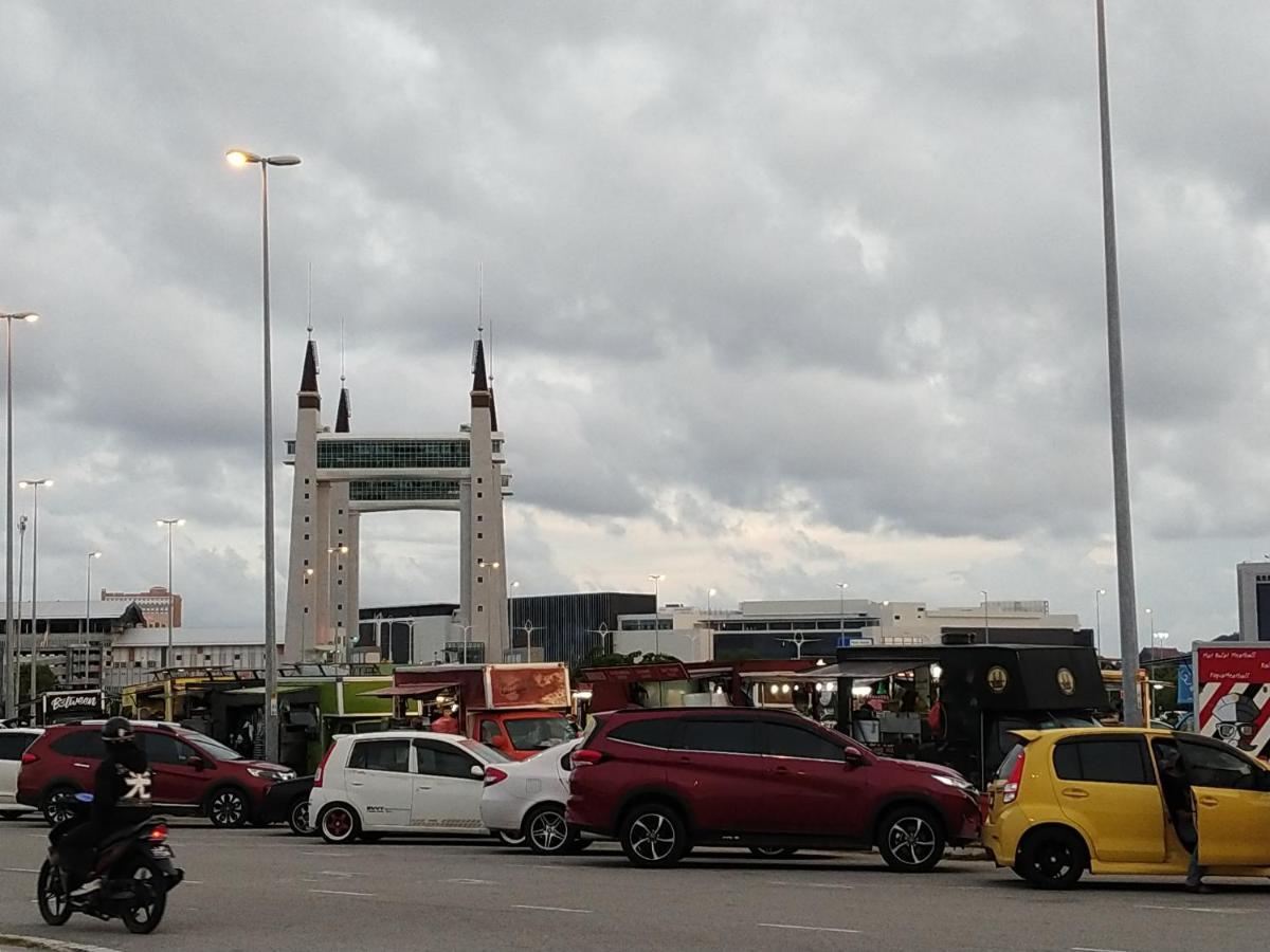 Near Batu Burok, Hospital Hsnz, Ktcc Mall, Drawbridge C * Kuala Terengganu