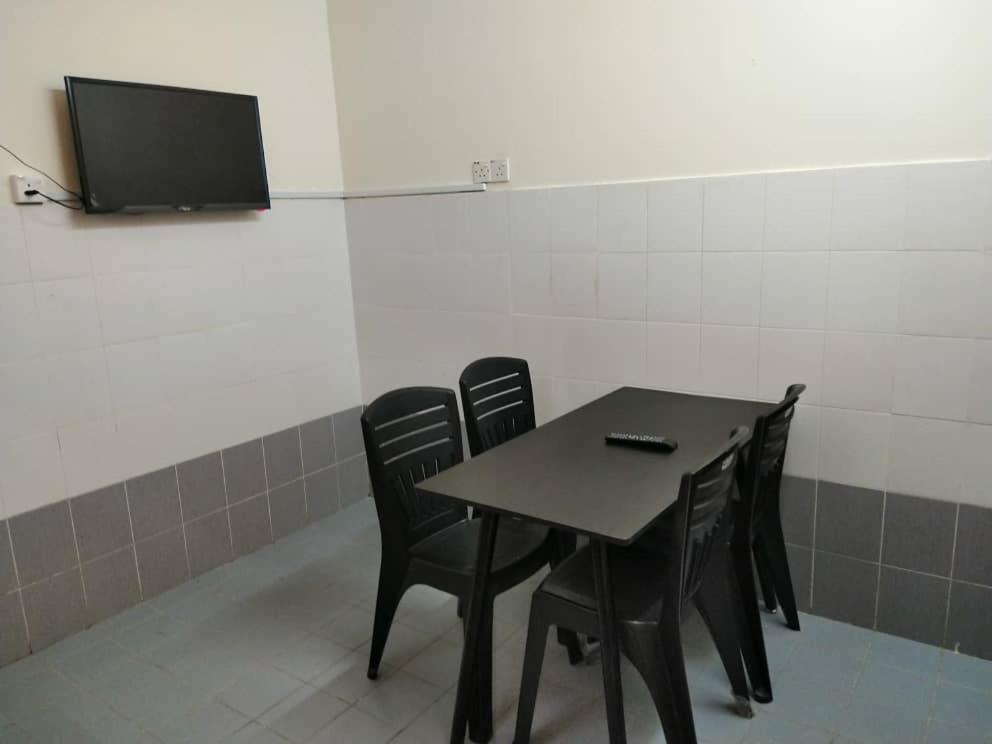 Near Batu Burok, Hospital Hsnz, Ktcc Mall, Drawbridge C Apartment *